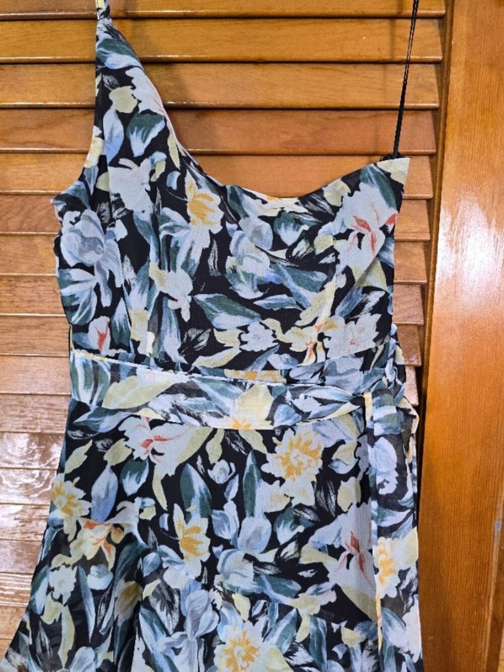 Amren One Shoulder Floral Midi Dress NWT Size 2 Petal & Pup - Picture 12 of 16